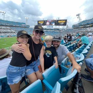 Meet your Posher, Aja